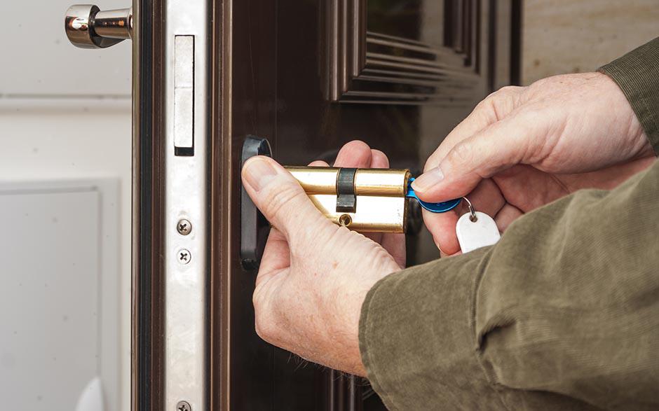 prix d'un serrurier pour ouvrir une porte Sarcelles